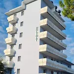 Aparthotel Holiday شقة فندقية 3*