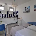 Aparthotel Holiday 3* لينانو سابيادورو