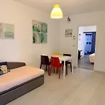 Aparthotel Holiday 3* لينانو سابيادورو
