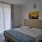 Aparthotel Holiday 3* Lignano Sabbiadoro