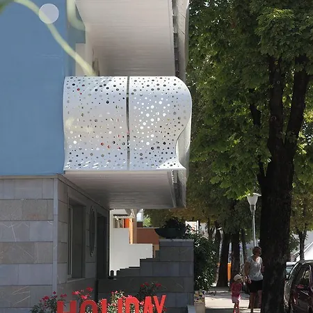 Aparthotel Holiday 아파트호텔 리그나노 사비아도로
