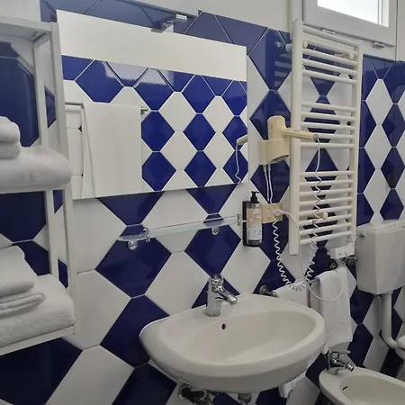 Aparthotel Holiday 3* ליגננו סביאדורו