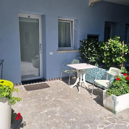 מלון דירות Aparthotel Holiday ליגננו סביאדורו