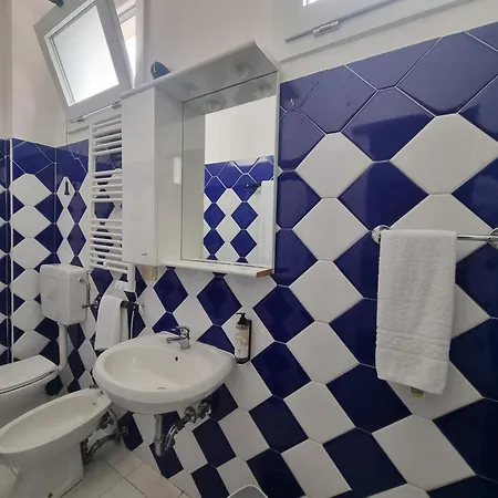 Aparthotel Holiday מלון דירות ליגננו סביאדורו