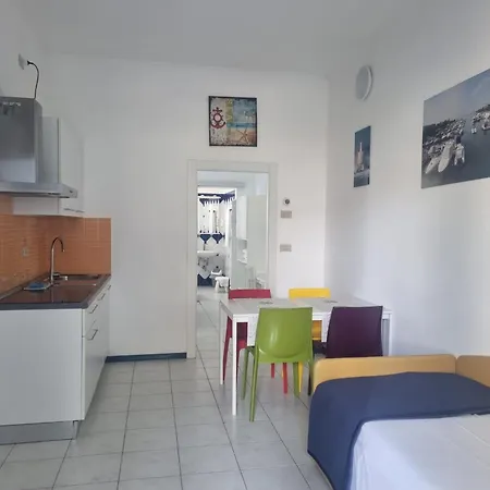 Aparthotel Holiday 3*
