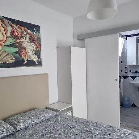 Aparthotel Holiday ליגננו סביאדורו