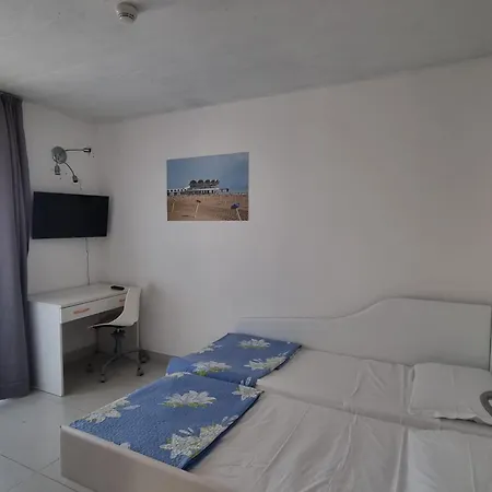 Appart-Hotel Holiday Apartahotel 3*