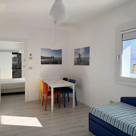 Aparthotel Holiday 3* Линьяно-Саббьядоро