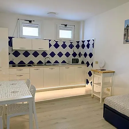 아파트호텔 Aparthotel Holiday 3*
