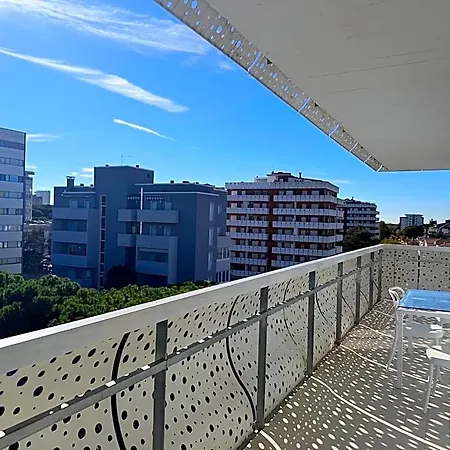 Aparthotel Holiday 아파트호텔 리그나노 사비아도로