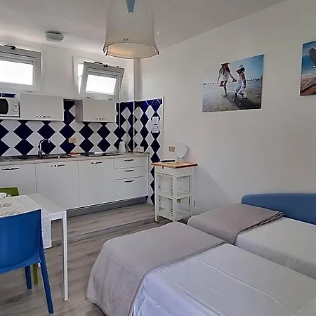Aparthotel Holiday 3* 리그나노 사비아도로