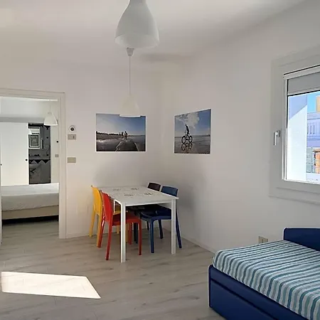 Aparthotel Holiday 아파트호텔