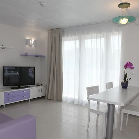 Aparthotel Holiday 아파트호텔