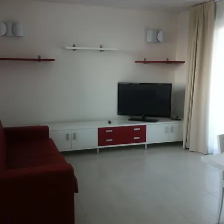 아파트호텔 Aparthotel Holiday 3*