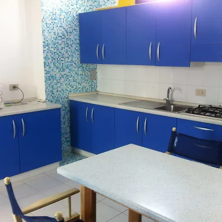 Aparthotel Holiday מלון דירות ליגננו סביאדורו