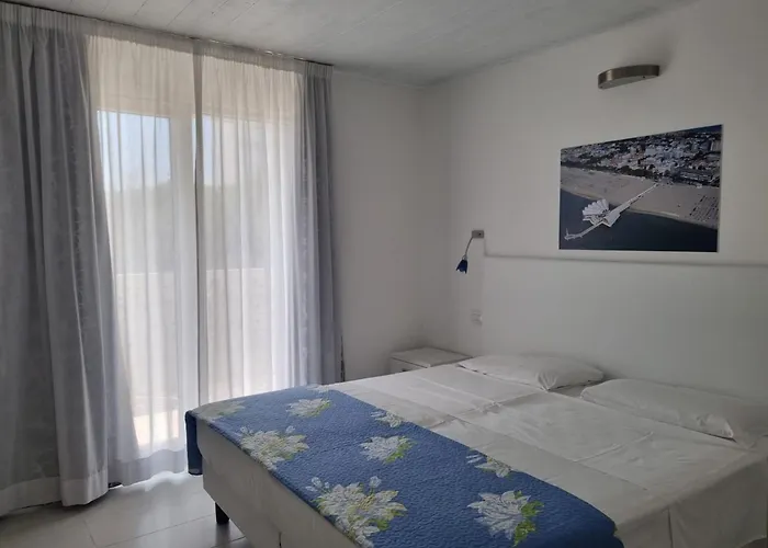 Aparthotel Holiday 3* Lignano Sabbiadoro